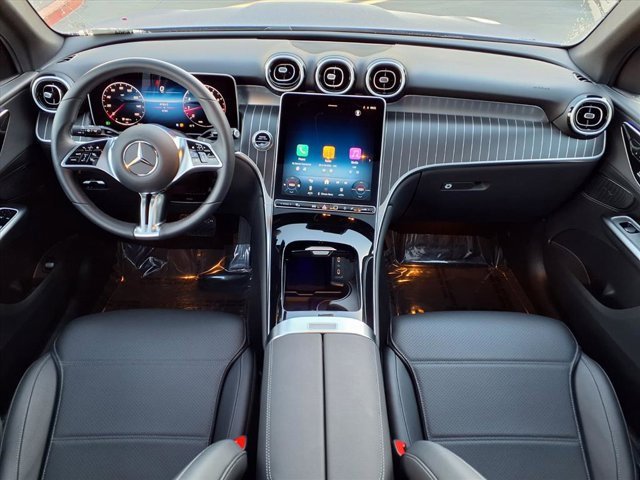 Used 2025 Mercedes-Benz GLC 300 image 4