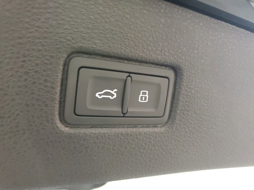 New 2026 Audi SQ7 Premium Plus image 9