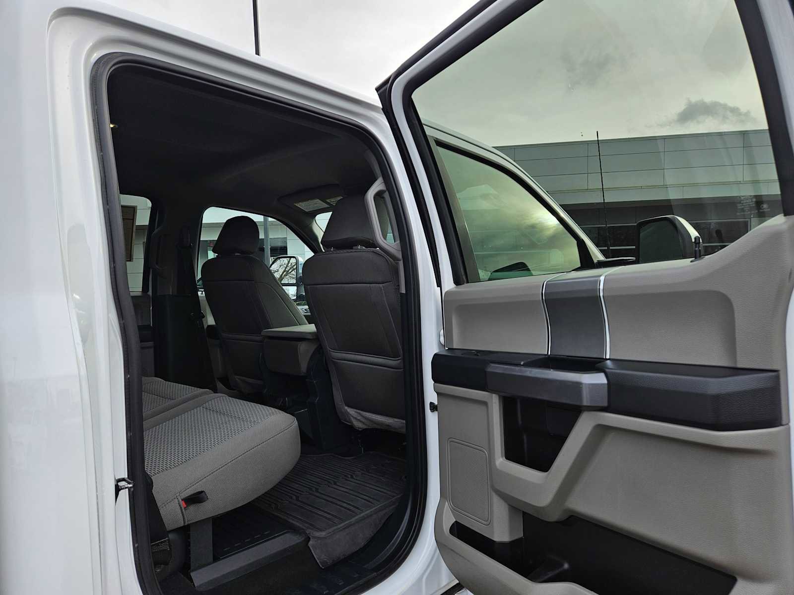 Used 2022 Ford F350 XLT w/ XLT Premium Package image 14