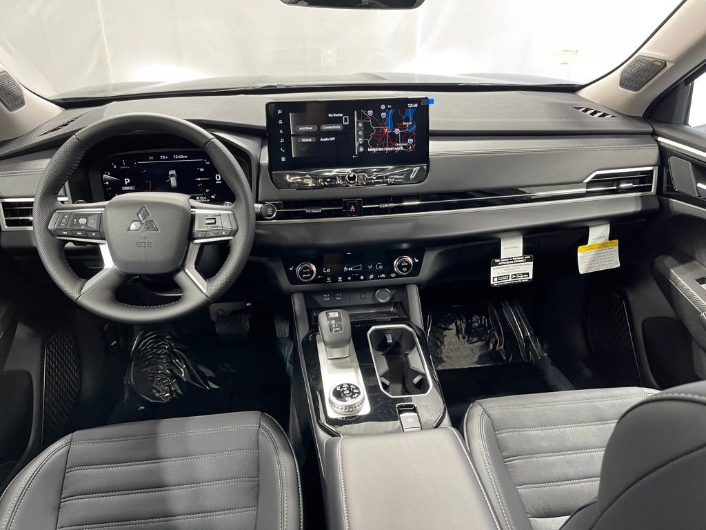 New 2025 Mitsubishi Outlander SE image 10