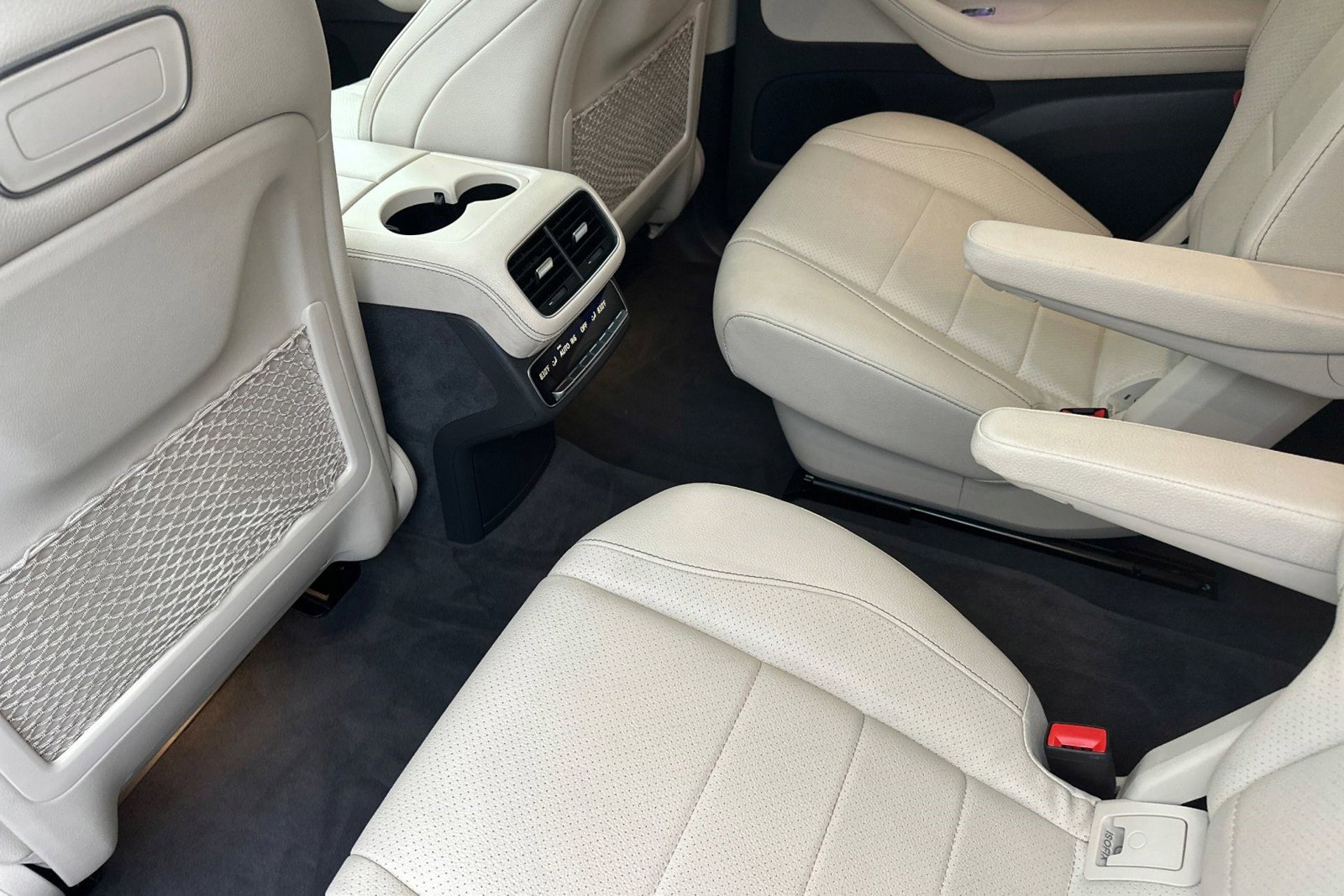 Used 2020 Mercedes-Benz GLS 450 4MATIC image 26