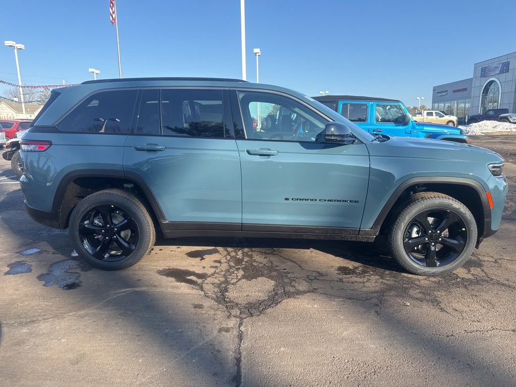 New 2026 Jeep Grand Cherokee Limited image 2