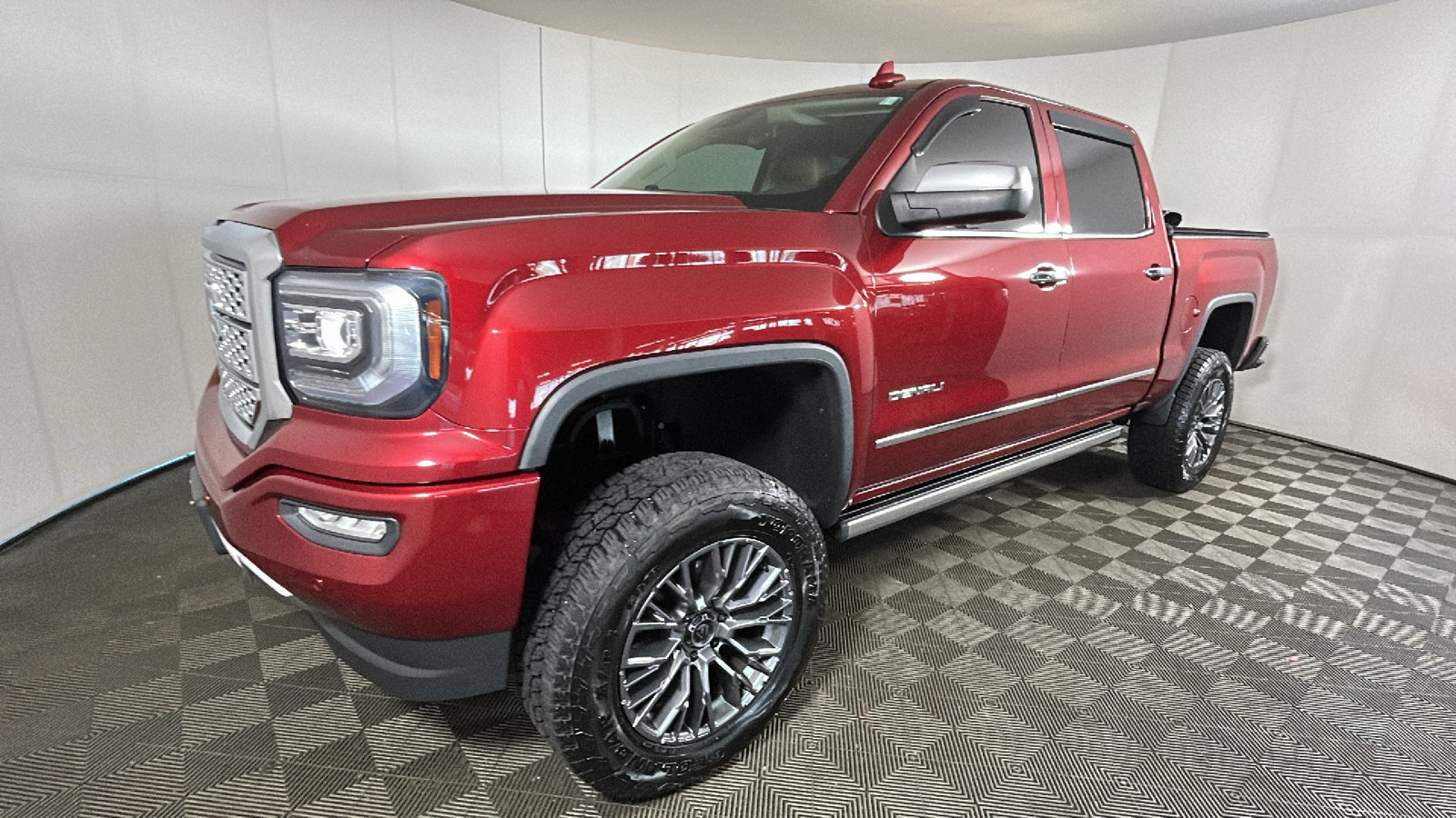 Used 2018 GMC Sierra 1500 Denali w/ Denali Ultimate Package AWD/4WD image 8