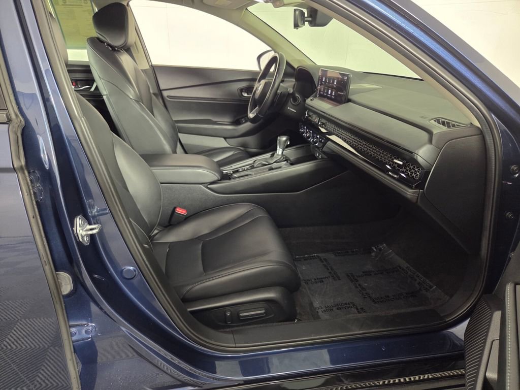 Used 2023 Honda Accord Touring image 28
