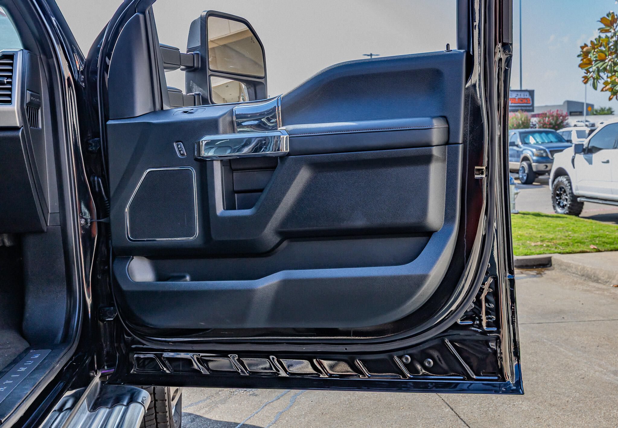 Used 2019 Ford F450 Platinum w/ Platinum Ultimate Package AWD/4WD image 38