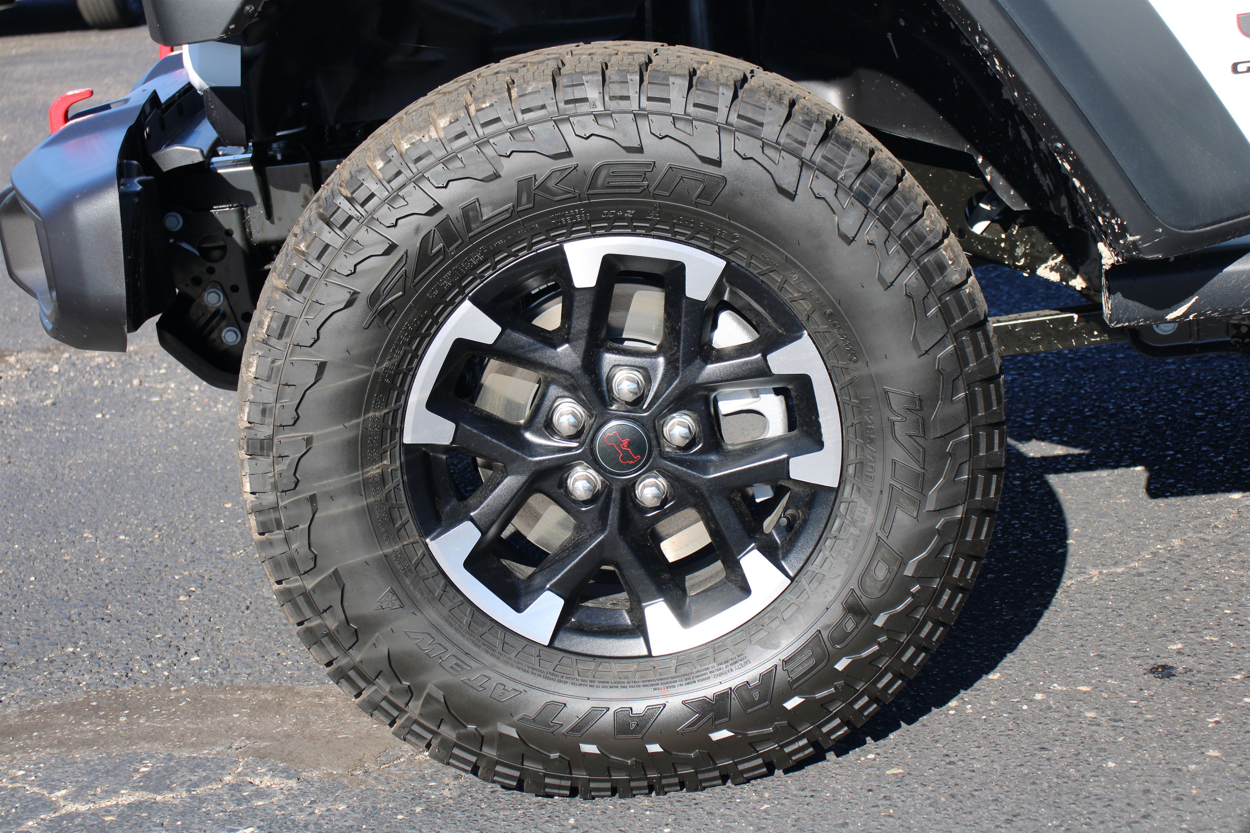 Used 2026 Jeep Gladiator Rubicon w/ Technology Group AWD/4WD image 39