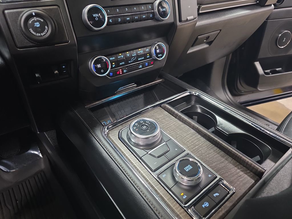 Used 2021 Ford Expedition Limited image 26