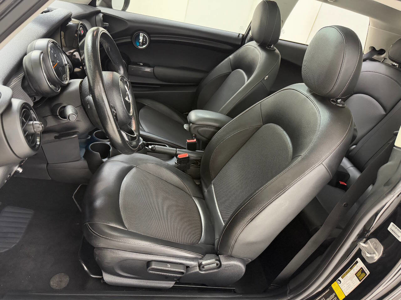 Used 2015 MINI Cooper 2-Door Hardtop image 29