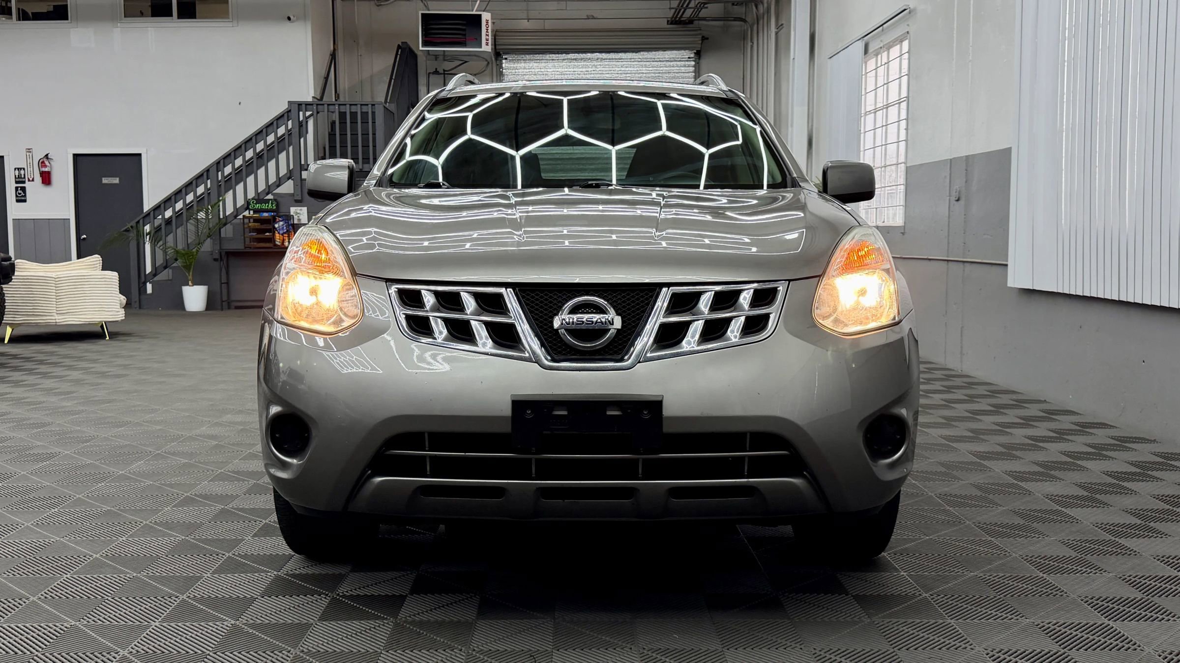 Used 2012 Nissan Rogue SV image 2