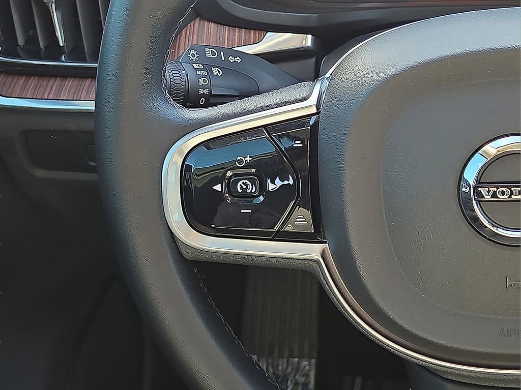 Certified 2023 Volvo S60 T8 Plus image 18