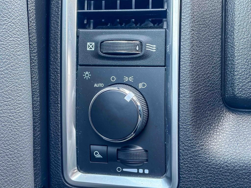 Used 2022 RAM 1500 Classic SLT w/ Electronics Group AWD/4WD image 47