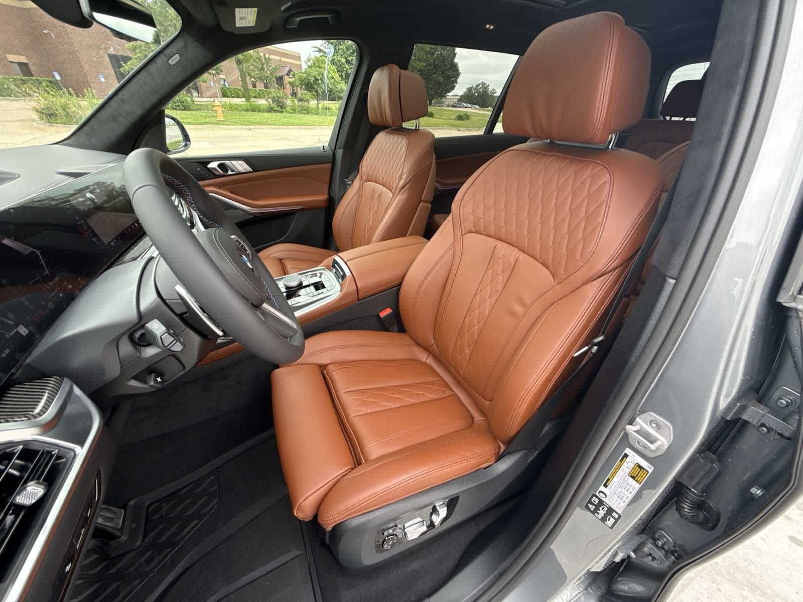 New 2026 BMW X7 M60i w/ M Sport Professional Package AWD/4WD image 17