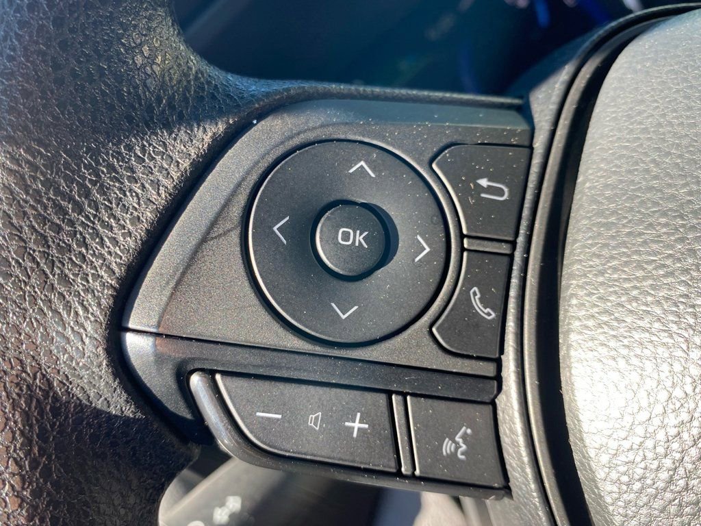 Used 2025 Toyota RAV4 XLE AWD/4WD image 26