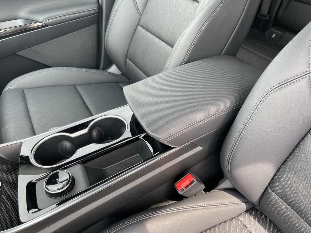 New 2026 Chevrolet Equinox LT w/ Convenience Package II FWD image 21