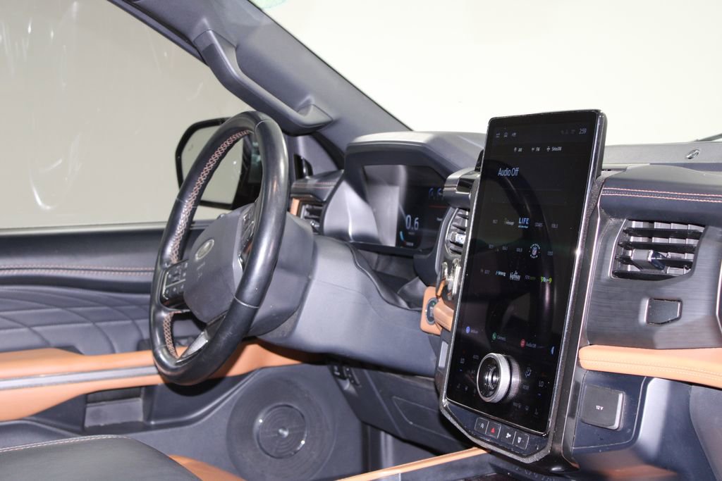 Used 2022 Ford Expedition Platinum AWD/4WD image 32