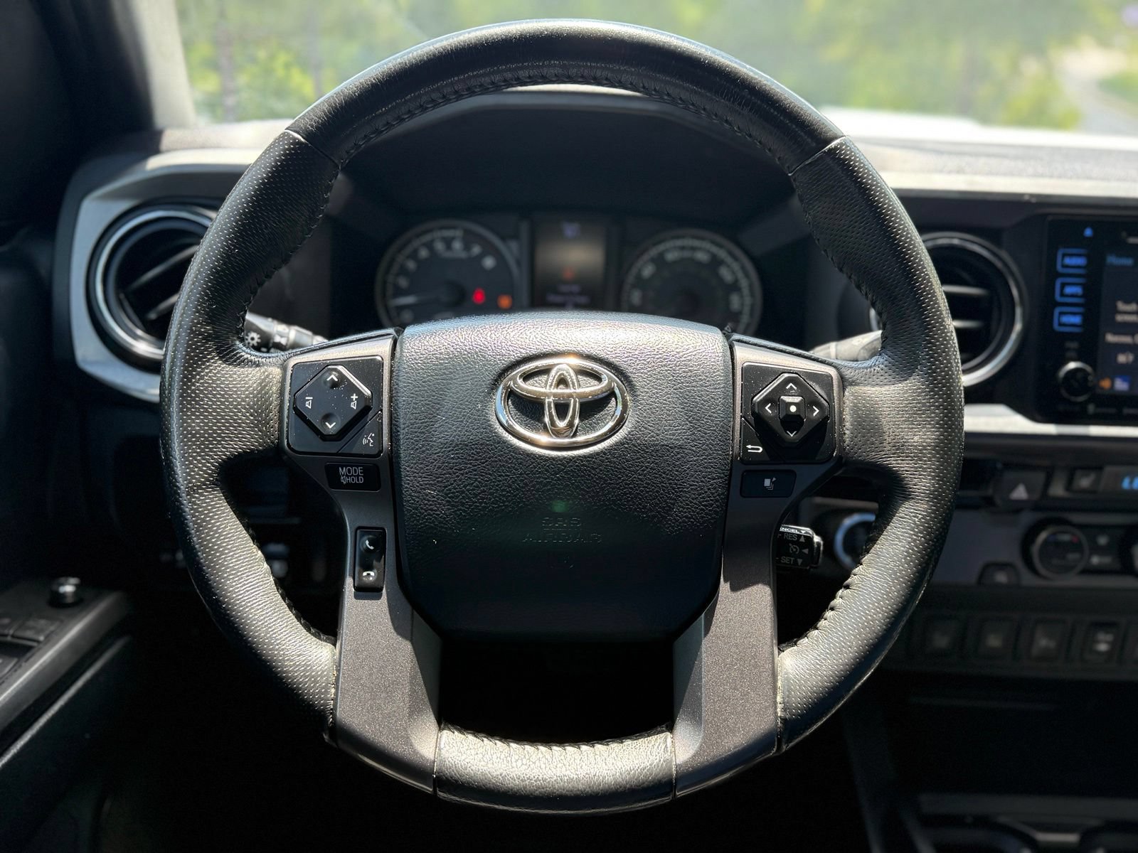 Used 2017 Toyota Tacoma TRD Sport w/ Premium & Technology Package RWD image 25