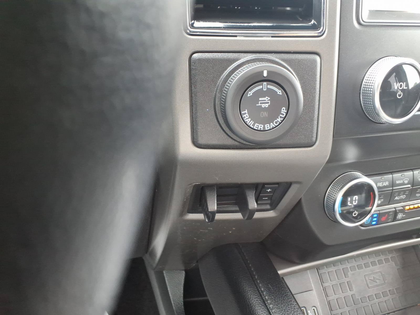 Used 2020 Ford Expedition Max XLT w/ Equipment Group 202A AWD/4WD image 19