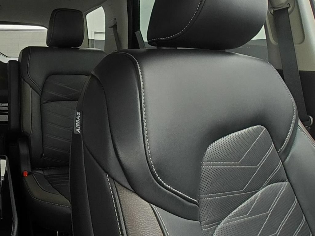 Used 2023 Nissan Pathfinder Platinum AWD/4WD image 31