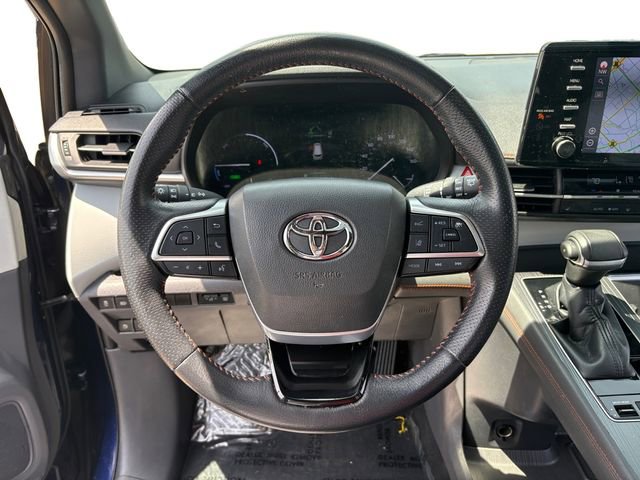 Used 2021 Toyota Sienna XSE FWD image 15