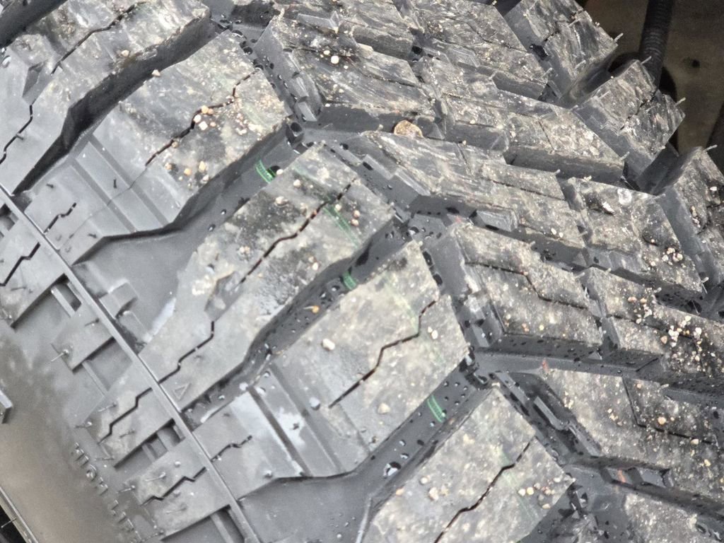 Used 2023 GMC Sierra 1500 AT4 w/ AT4 Preferred Package image 13