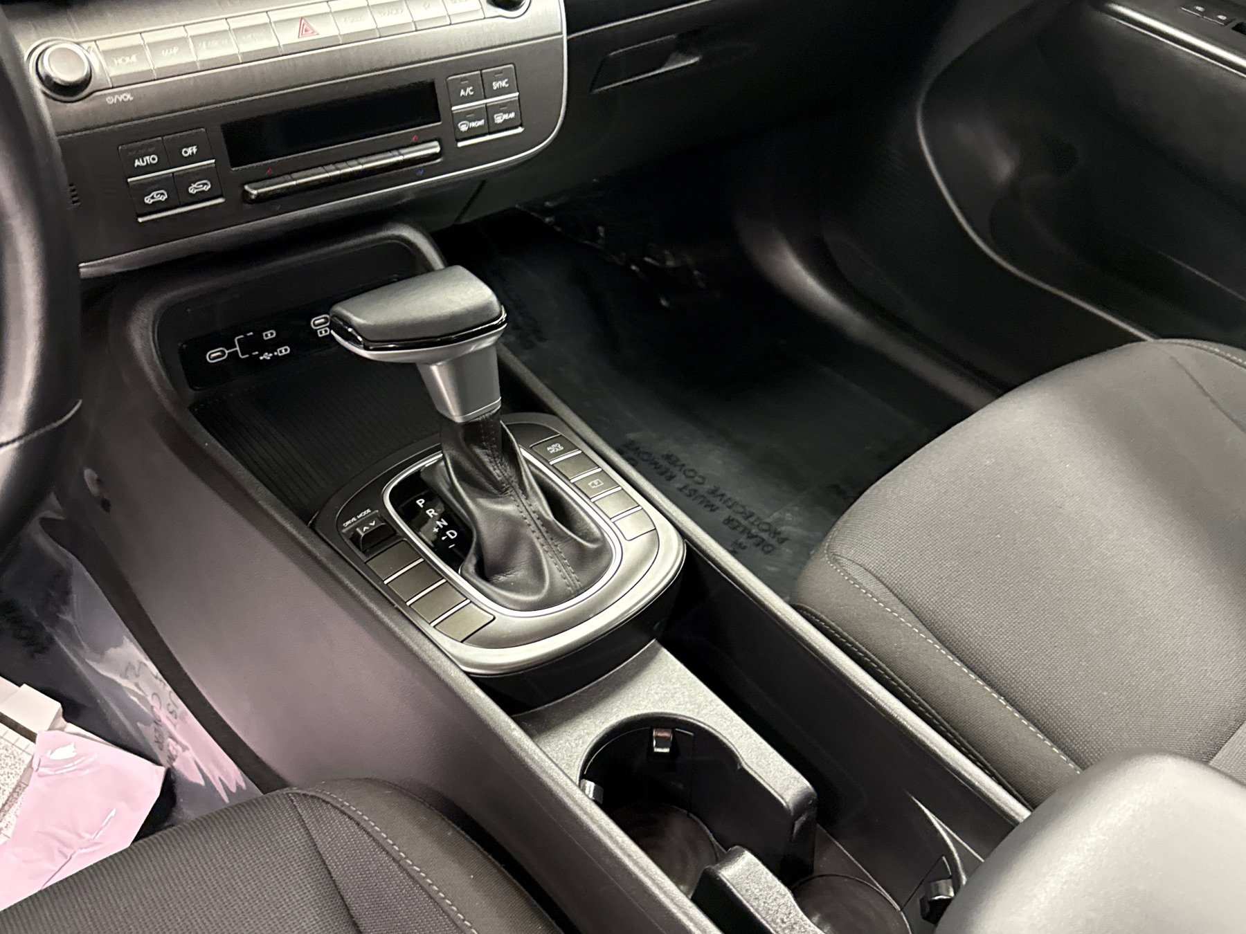 Used 2025 Hyundai Kona SEL image 9