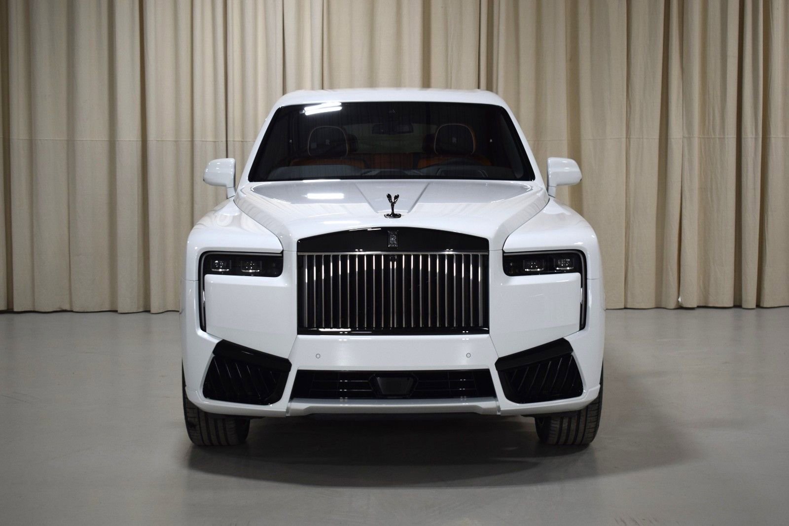 New 2026 Rolls-Royce Cullinan Black Badge image 8