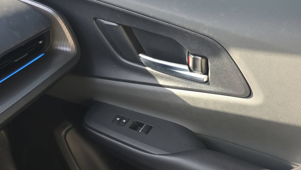 Used 2024 Toyota Prius XLE FWD image 16