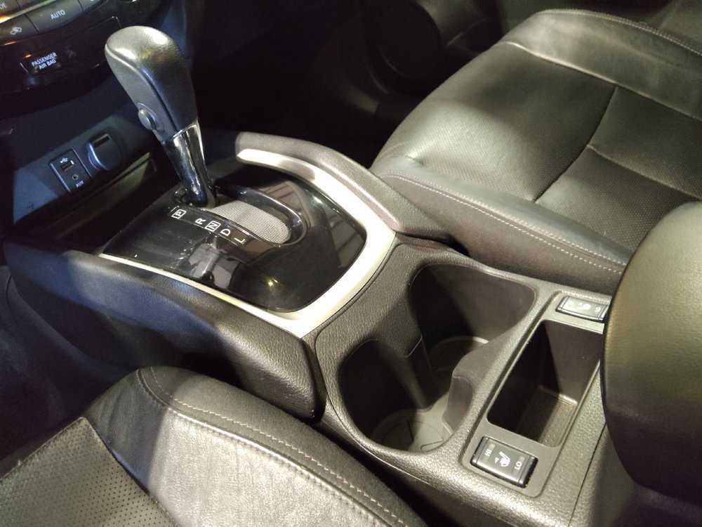 Used 2015 Nissan Rogue SL w/ SL Premium Package image 26