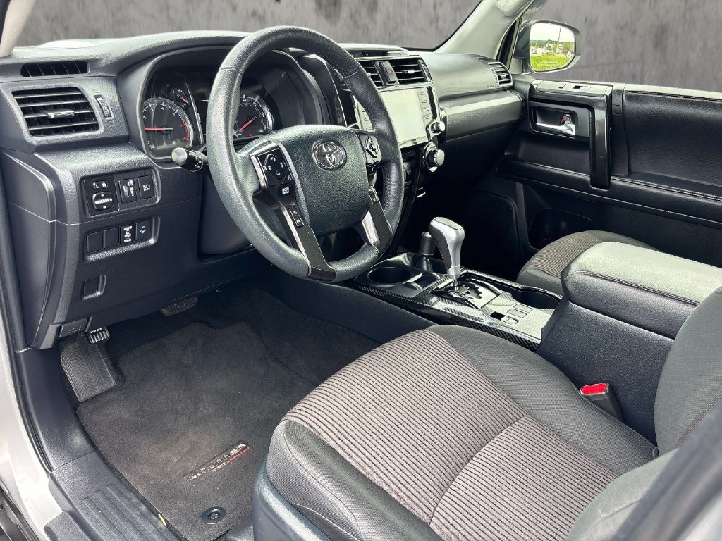 Used 2022 Toyota 4Runner TRD Off-Road AWD/4WD image 18