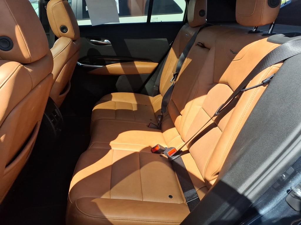 Used 2021 Cadillac XT4 Premium Luxury FWD image 13