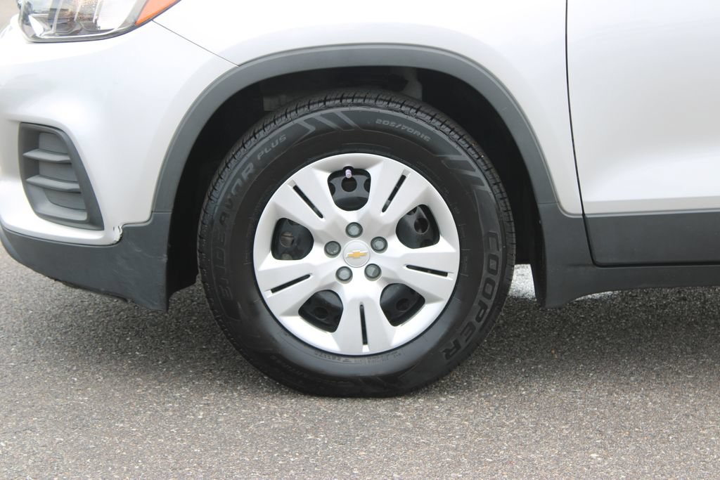 Used 2017 Chevrolet Trax LS FWD image 18
