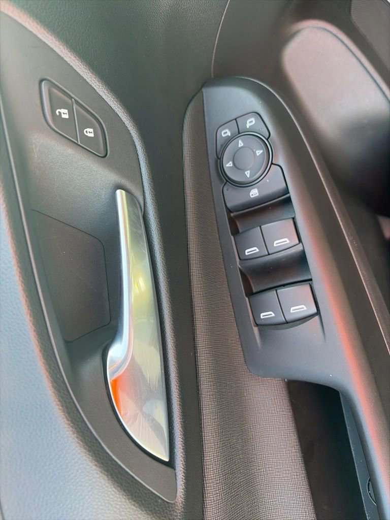 Used 2025 Buick Envista Preferred FWD image 12