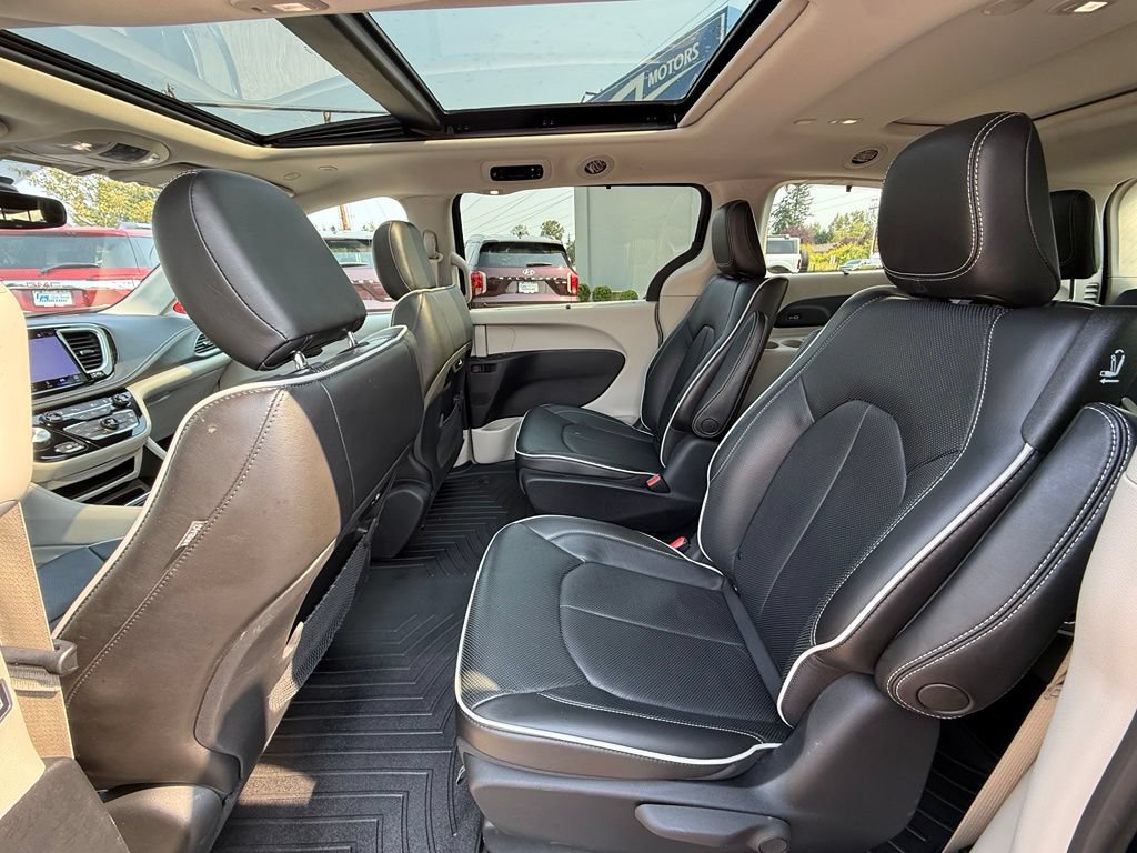 Used 2021 Chrysler Pacifica Limited w/ Premium & Safety Sphere Group FWD image 14