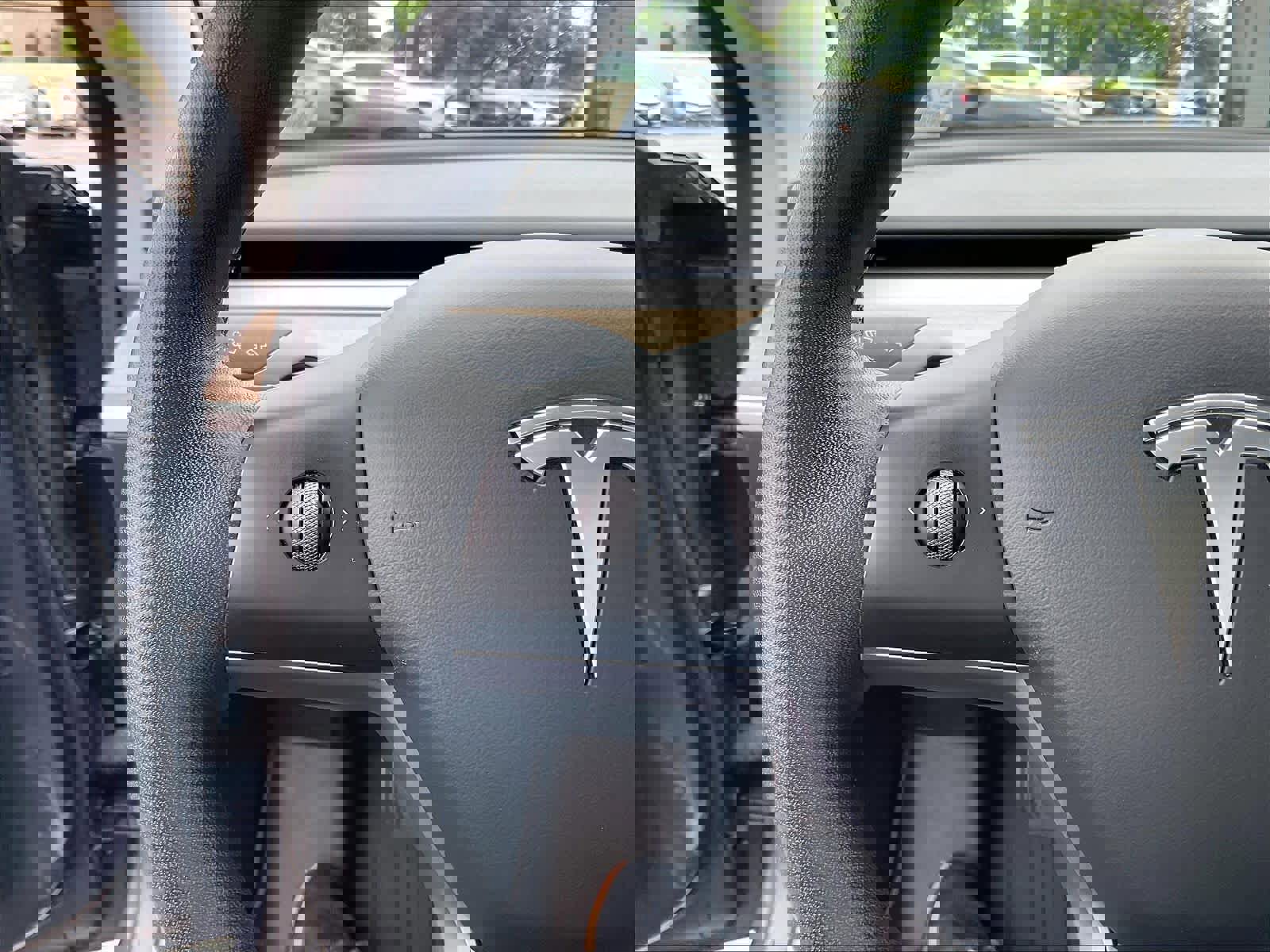 Used 2023 Tesla Model 3 Standard Range image 17