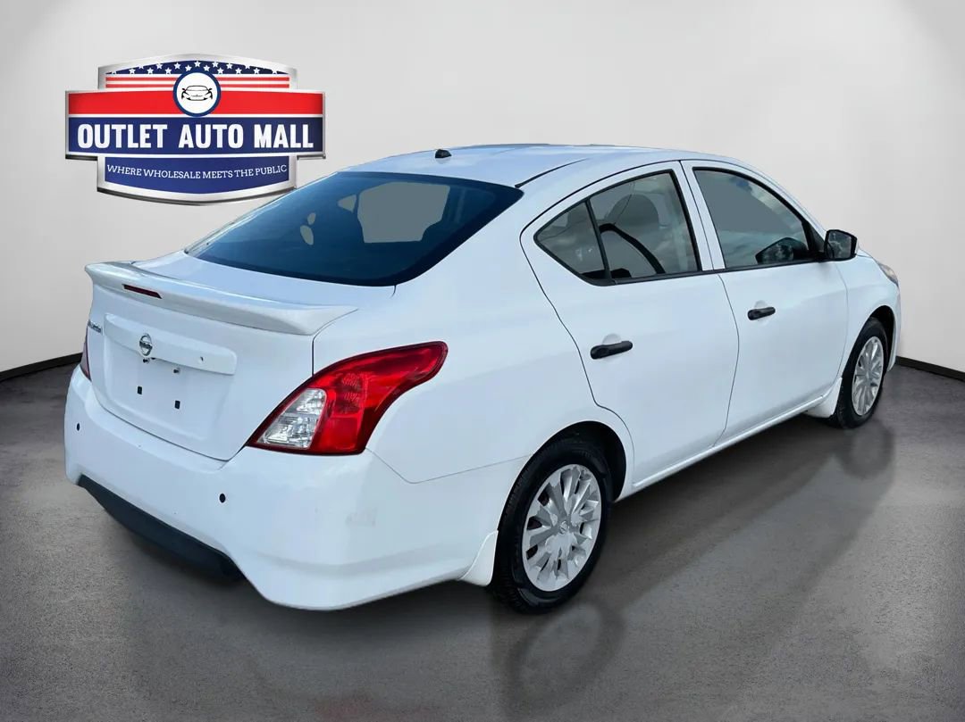 Used 2016 Nissan Versa S Plus FWD image 3
