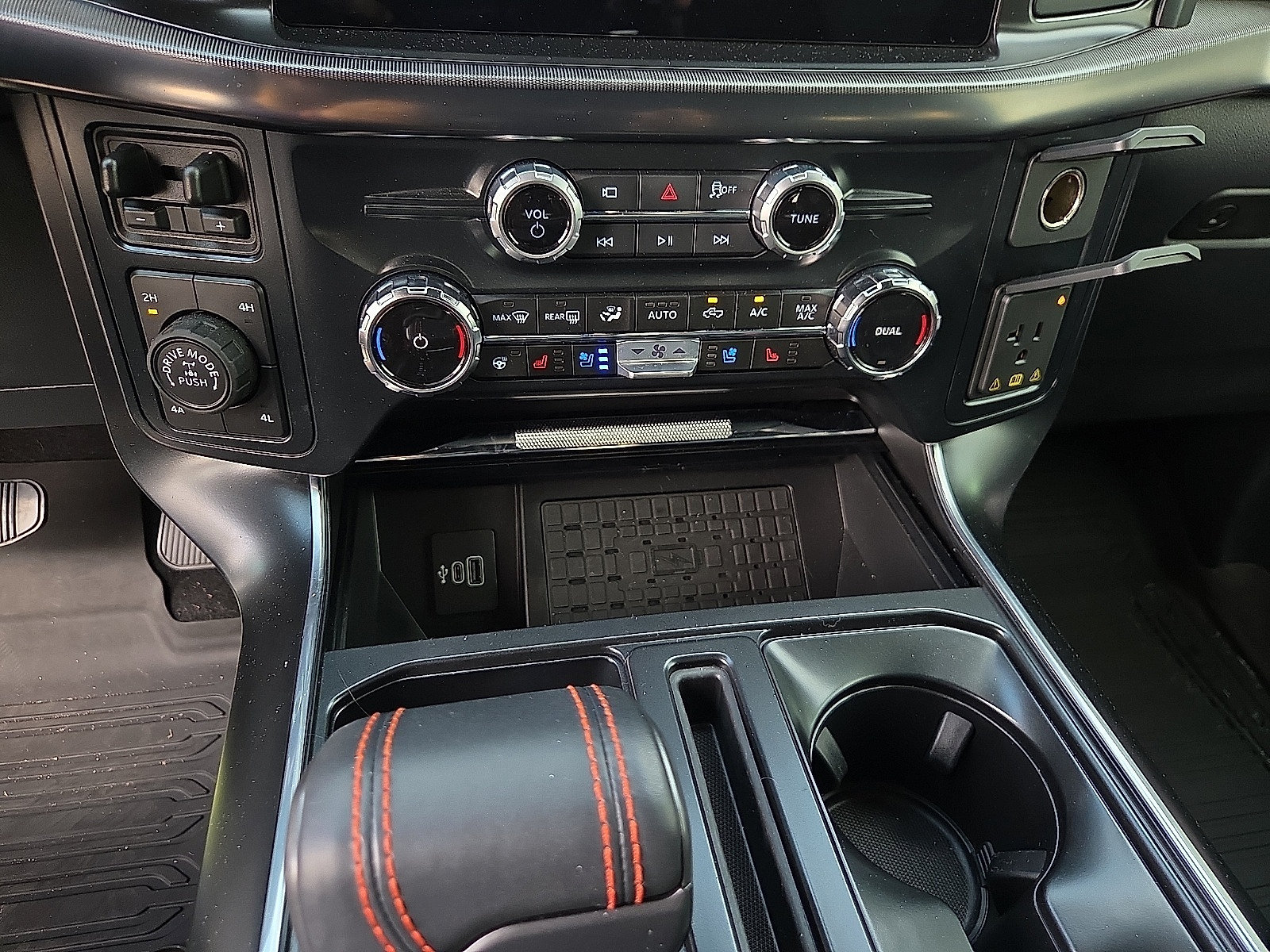 Certified 2025 Ford F150 Raptor AWD/4WD image 18