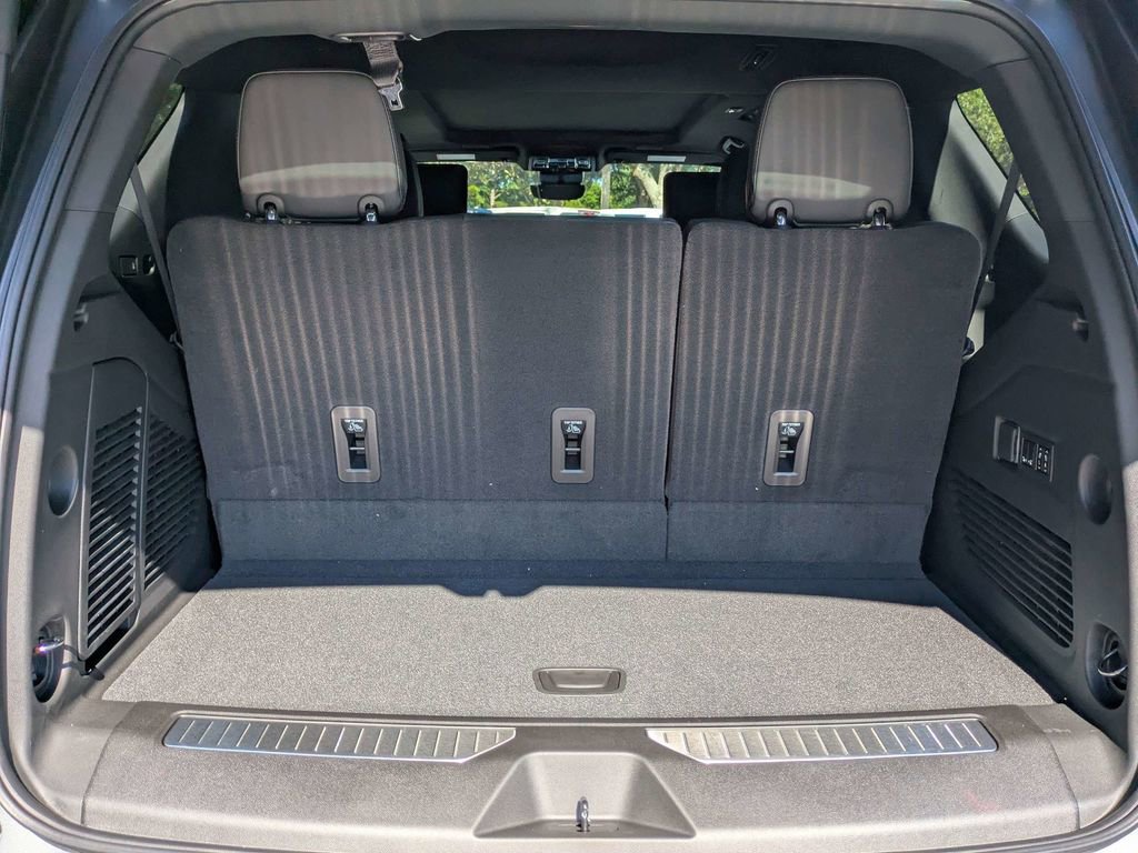 New 2026 GMC Yukon AT4 w/ AT4 Premium Plus Package AWD/4WD image 13