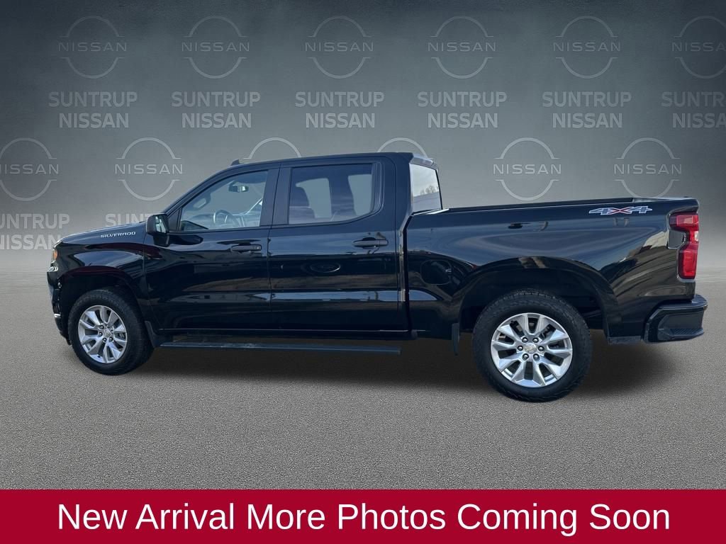 Used 2020 Chevrolet Silverado 1500 Custom w/ Custom Value Package image 3