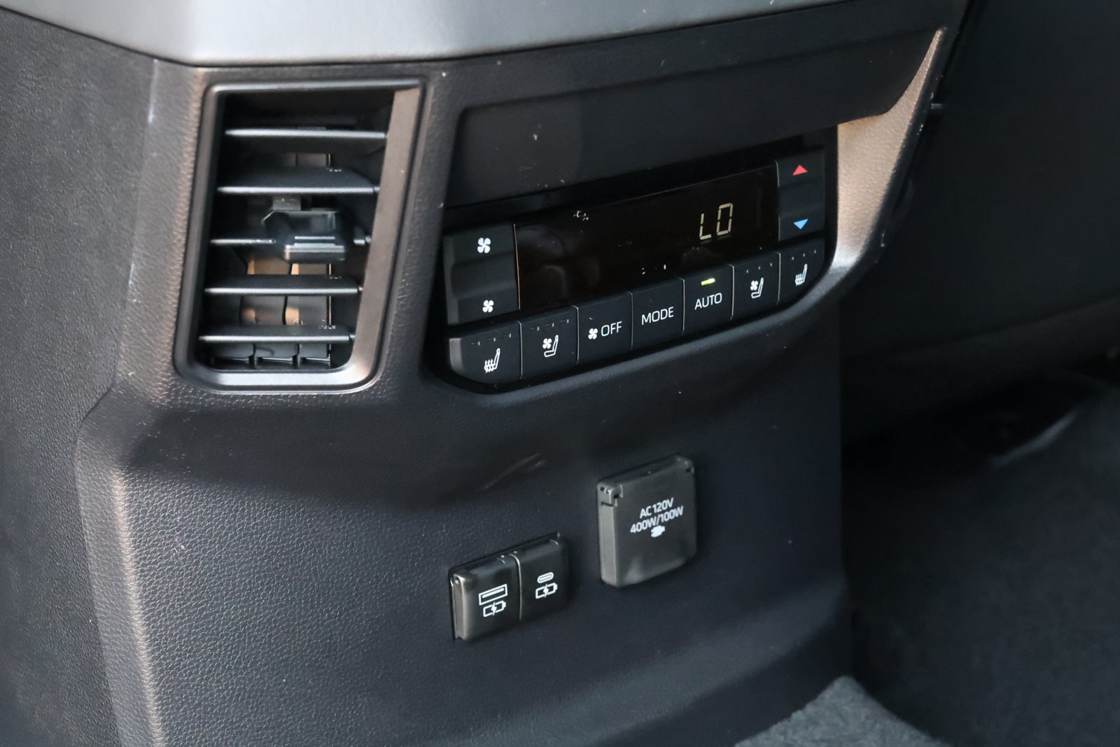 New 2026 Toyota Sequoia Platinum AWD/4WD image 33