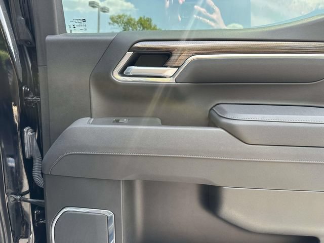 Used 2025 Chevrolet Silverado 1500 LT Trail Boss w/ Dark Appearance Package AWD/4WD image 38