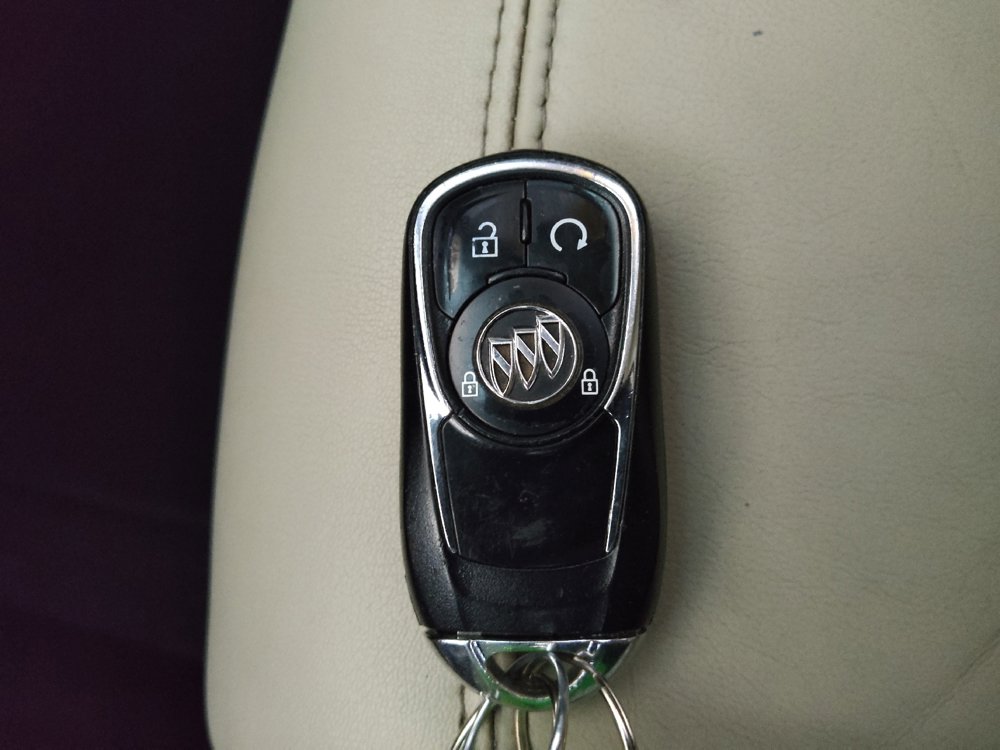 Used 2018 Buick Encore Essence w/ Experience Buick Package FWD image 32