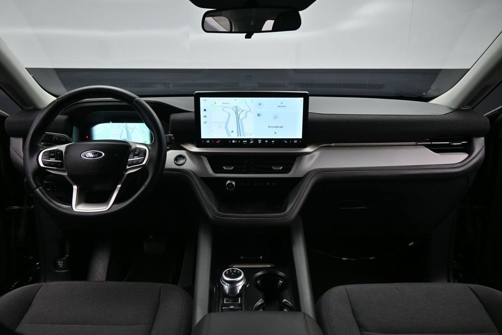 Used 2025 Ford Explorer Active AWD/4WD image 21