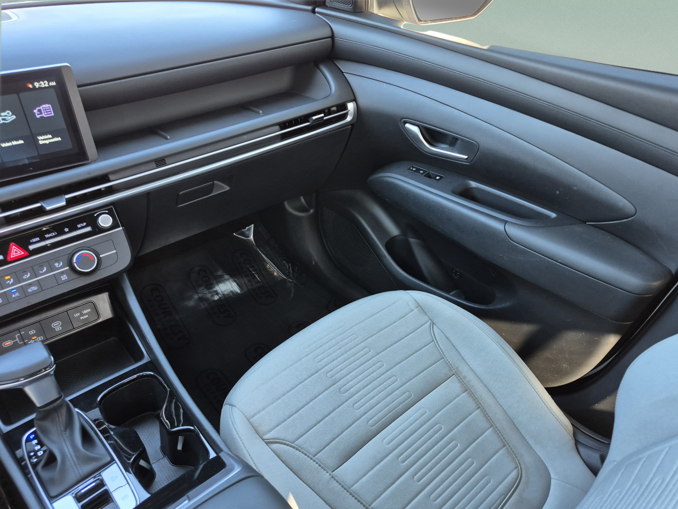 Certified 2025 Hyundai Santa Cruz SE FWD image 13