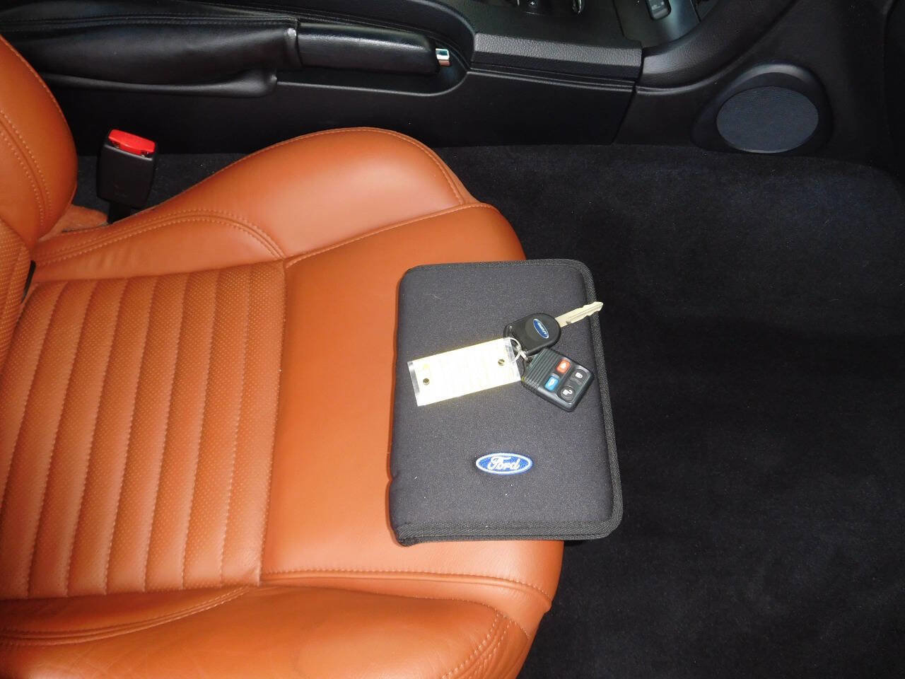 Used 2003 Ford Thunderbird image 9