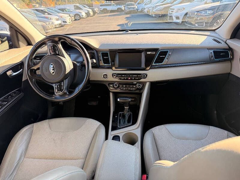 Used 2019 Kia Niro EX FWD image 10
