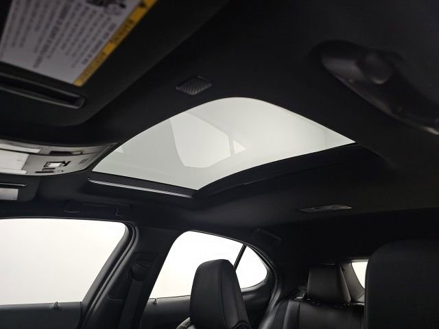 Used 2022 Lexus UX 250h w/ Premium Package image 28