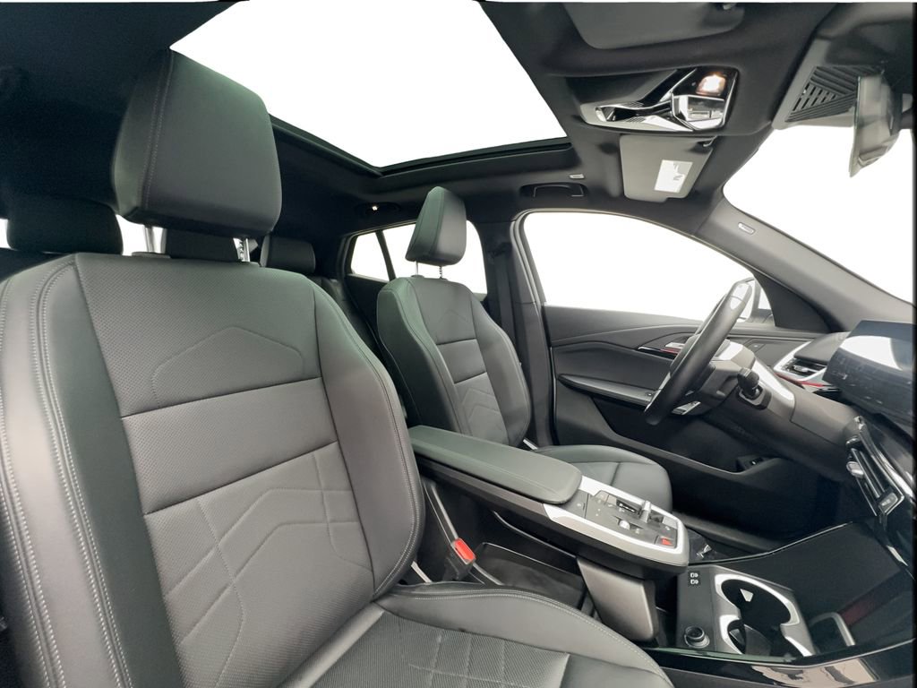 Used 2025 BMW X2 xDrive28i image 31