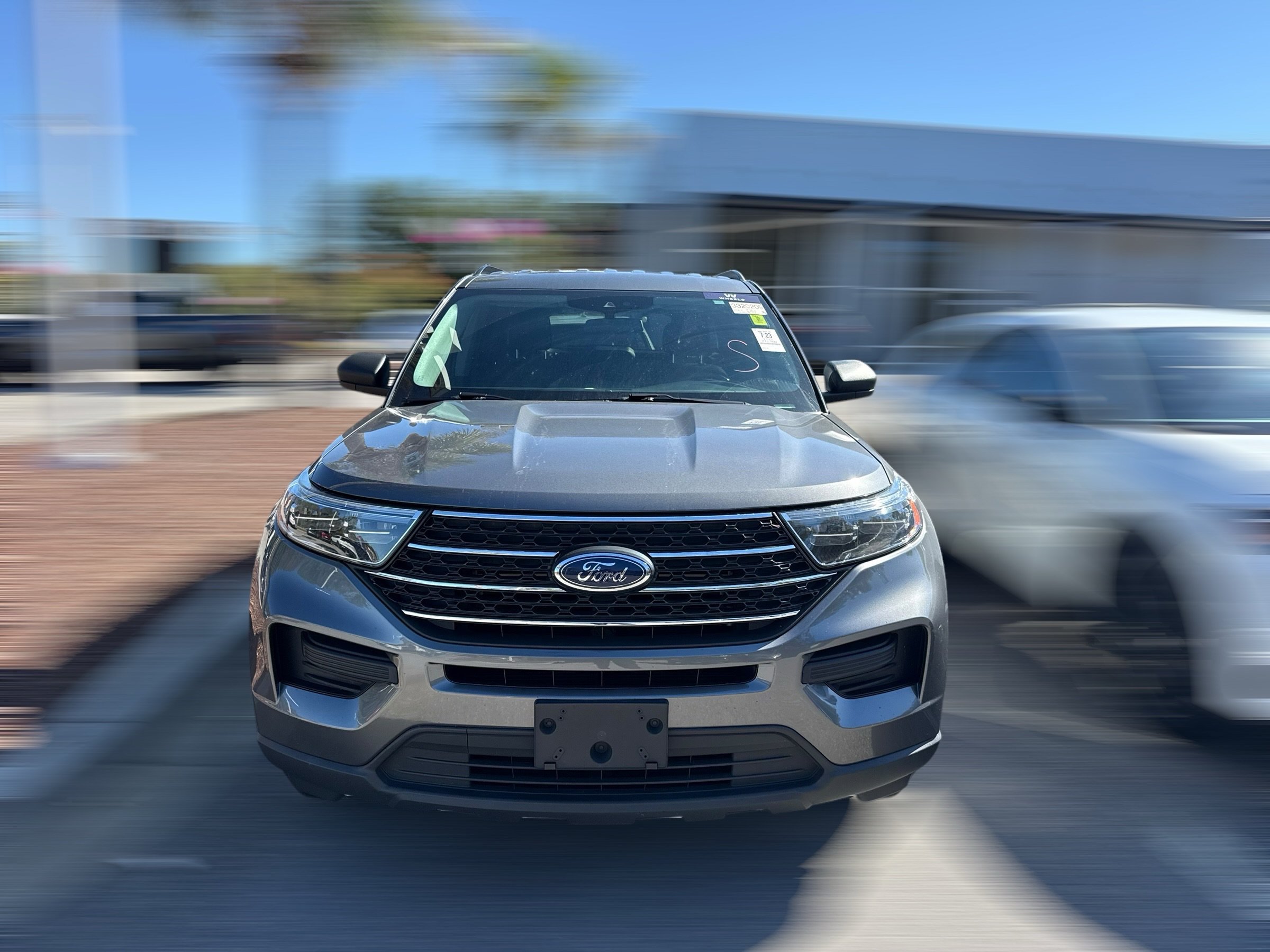 Used 2022 Ford Explorer XLT AWD/4WD image 2
