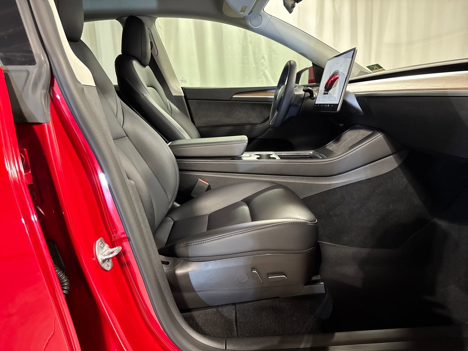 Used 2022 Tesla Model Y Performance image 24