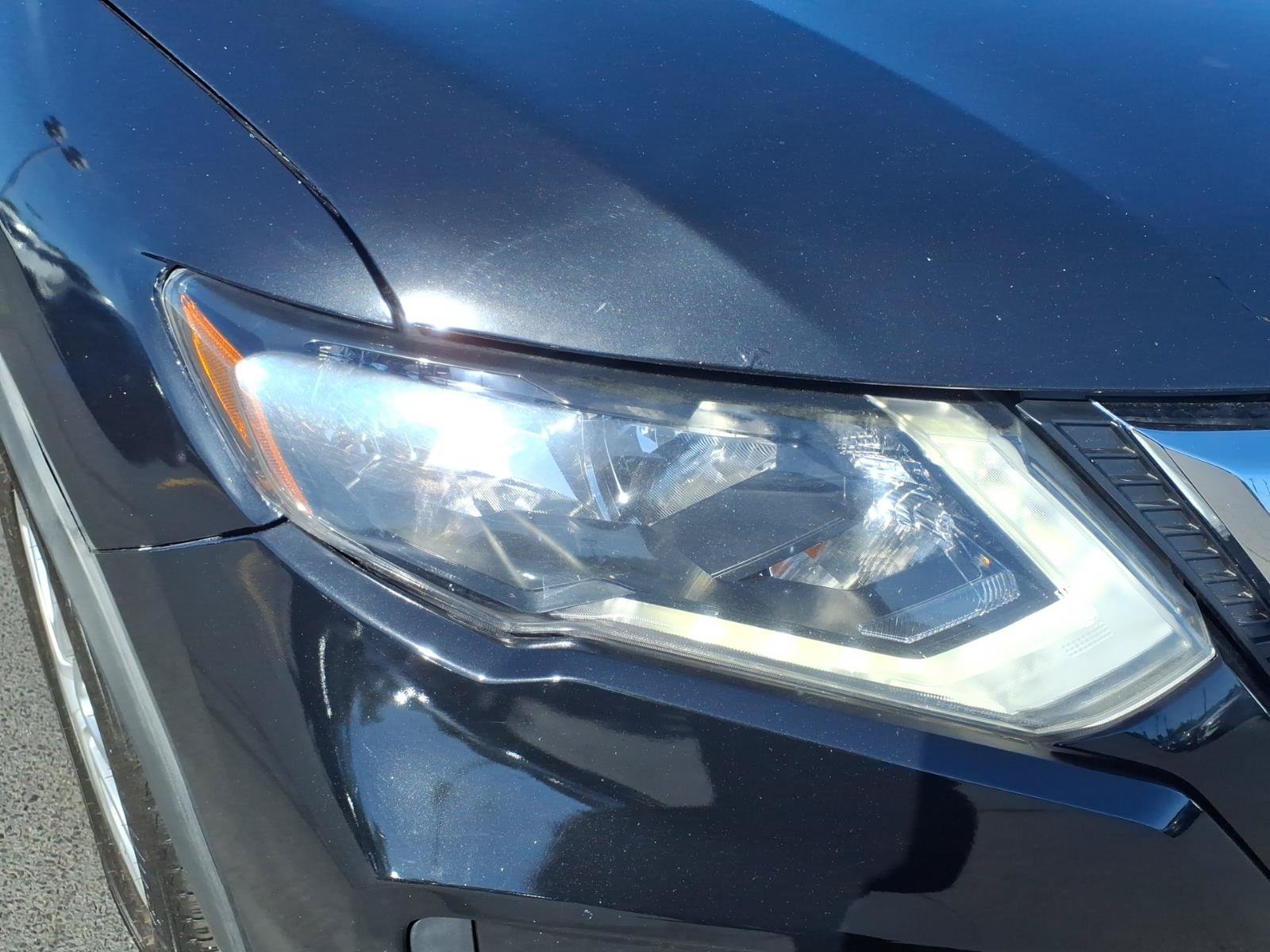 Used 2018 Nissan Rogue SV AWD/4WD image 13
